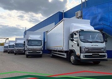 Передача пяти шторных грузовых автомобилей на базе JAC